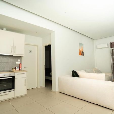 Homey Renovated 1 Bedroom Apartment In Kesariani Atene Esterno foto