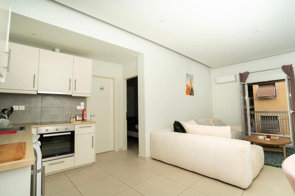 Homey Renovated 1 Bedroom Apartment In Kesariani Atene Esterno foto