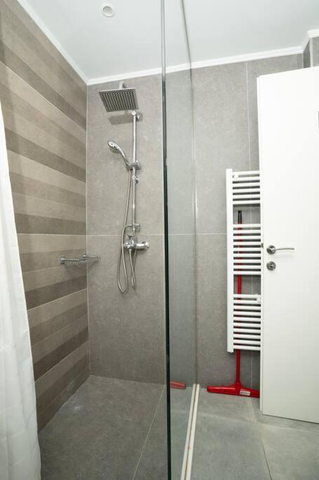 Homey Renovated 1 Bedroom Apartment In Kesariani Atene Esterno foto
