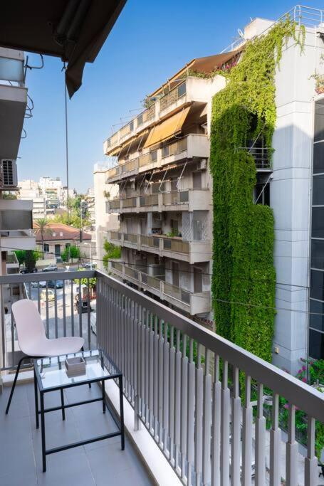 Homey Renovated 1 Bedroom Apartment In Kesariani Atene Esterno foto